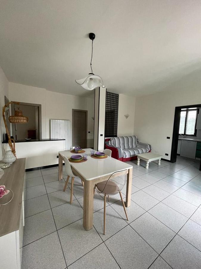 Casa Maria-Appartamento In Villa Іспра Екстер'єр фото